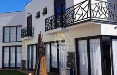 Imagem: A casa em condomínio possui 4 Dormitórios, 5 Banheiros, 4