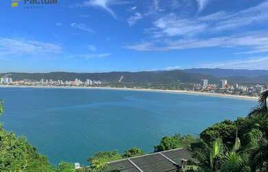 Imagem: A casa em condomínio à venda possui 5 Dormitórios, 5 Banheiros