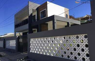 Imagem: A casa em condomínio possui 4 Dormitórios, 3 Banheiros, 2