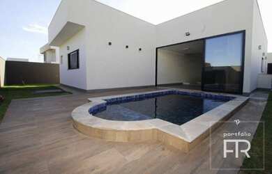 Imagem: A casa em condomínio possui 4 Dormitórios, 5 Banheiros, 1