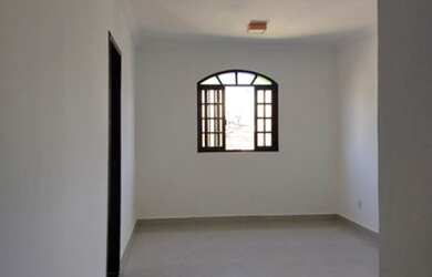 Imagem: A casa possui 2 Dormitórios, 2 Banheiros e está localizado