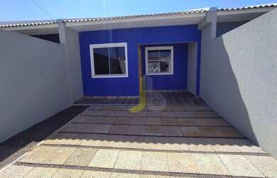 Imagem: A casa possui 2 Dormitórios, 2 Banheiros, 2 Vagas na garagem