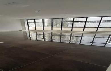 Imagem: O depósito possui 500m² de Área e está localizado em Água