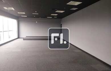 Imagem: O depósito possui 5 Vagas na garagem, 504m² de Área e está