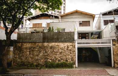 Imagem: O depósito possui 2 Vagas na garagem, 310m² de Área e está