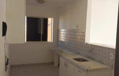 Imagem: O apartamento possui 3 Dormitórios, 1 Banheiro, 2 Vagas na