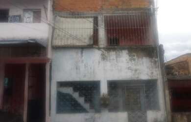 Imagem: A casa possui 4 Dormitórios, 2 Banheiros, 169m² de Área e