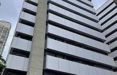 Imagem: O depósito possui 5 Vagas na garagem e 150m² de Área e está