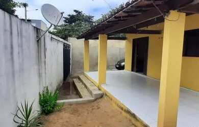 Imagem: A casa possui 2 Dormitórios, 1 Banheiro, 3 Vagas na garagem