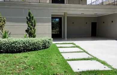 Imagem: A casa em condomínio possui 4 Dormitórios, 5 Banheiros, 4