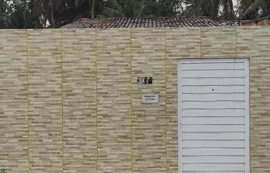 Imagem: A casa possui 3 Dormitórios, 2 Banheiros e está localizado