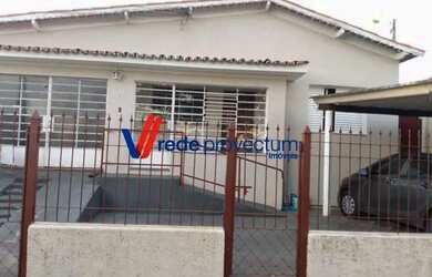 Imagem: A casa possui 3 Dormitórios, 2 Banheiros, 1 Vaga na garagem