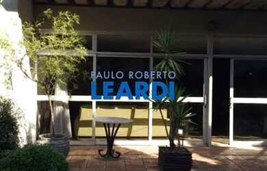 Imagem: A casa possui 5 Dormitórios, 5 Banheiros, 5 Vagas na garagem