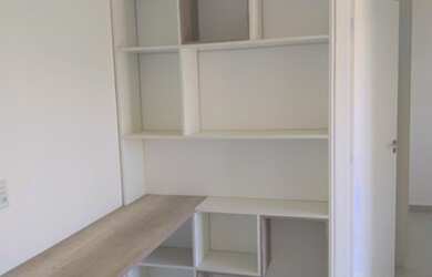 Imagem: O apartamento possui 1 Dormitório, 1 Banheiro, 1 Vaga na garagem