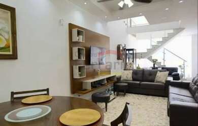 Imagem: A casa possui 2 Dormitórios, 3 Banheiros, 4 Vagas na garagem