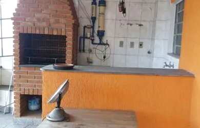 Imagem: A casa possui 2 Dormitórios, 4 Banheiros, 2 Vagas na garagem