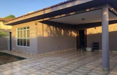 Imagem 1: Aluga-se casa. 3 Vagas na garageme3 Dormitórios