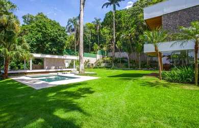 Imagem 3: Casa Cinematográfica com Vista para Gávea Golf Club e Pedra da Gávea