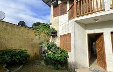 Imagem: A casa possui 2 Dormitórios, 2 Banheiros, 1 Vaga na garagem