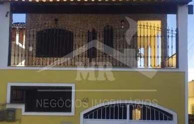 Imagem: A casa possui 3 Dormitórios, 2 Banheiros, 1 Vaga na garagem