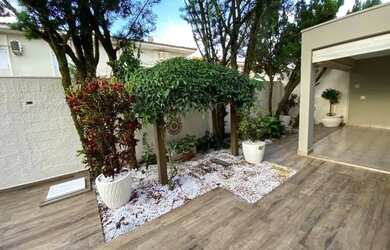 Imagem: A casa em condomínio possui 4 Dormitórios, 5 Banheiros, 4