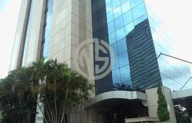 Imagem: O depósito possui 5 Vagas na garagem, 775m² de Área e está