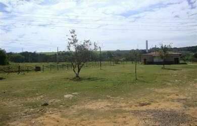 Imagem: O terreno possui 128.881m² de Área e está localizado em