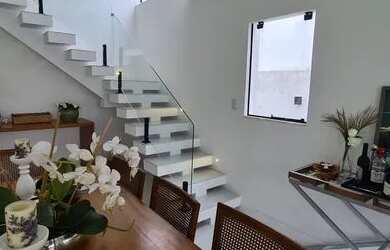 Imagem: A casa em condomínio possui 5 Dormitórios, 5 Banheiros, 4