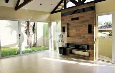 Imagem: A casa em condomínio possui 3 Dormitórios, 4 Banheiros, 4