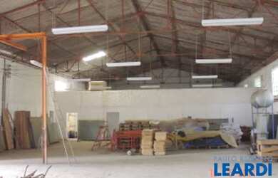 Imagem: O depósito possui 2.500m² de Área e está localizado em