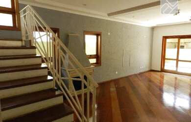 Imagem: A casa em condomínio possui 4 Dormitórios, 5 Banheiros, 4