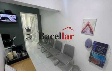 Imagem: O depósito possui 30m² de Área e está localizado em Tijuca