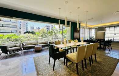 Imagem: O apartamento possui 4 Dormitórios, 5 Banheiros, 4 Vagas na