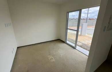 Imagem 4: Casa 2/4 solta dos dois lados, próximo da Av. Fraga Maia