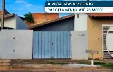 Imagem: A casa possui 1 Dormitório, 1 Banheiro, 1 Vaga na garagem