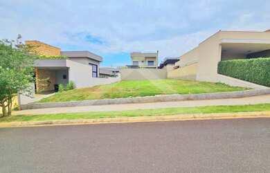 Imagem: Terreno à venda no Condomínio Terras de Siena, próximo ao