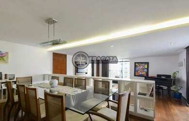 Imagem: O apartamento possui 5 Dormitórios, 5 Banheiros, 4 Vagas na