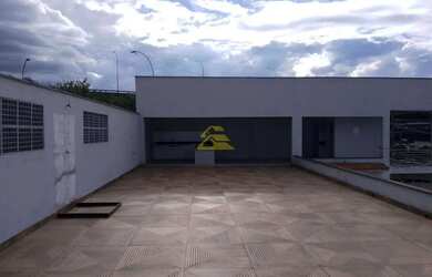 Imagem: O depósito possui 5 Vagas na garagem, 681m² de Área e está