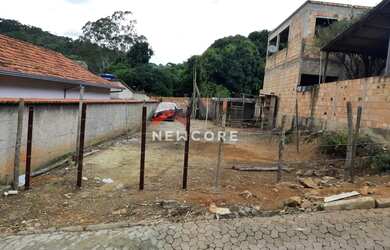 Imagem: O terreno possui 260m² de Área e está localizado em Moeda