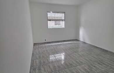 Imagem 5: Kitão no térreo, garagem, gás encanado, no Boqueirão em Praia Grande