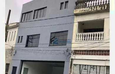 Imagem: O depósito possui 2 Vagas na garagem, 440m² de Área e está