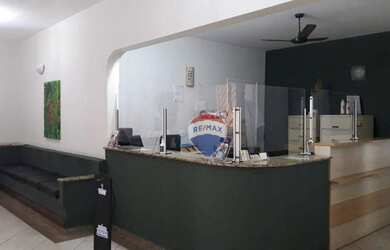 Imagem: O depósito possui 5 Vagas na garagem, 16m² de Área e está