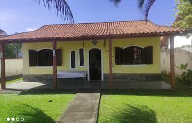 Imagem: A casa possui 2 Dormitórios, 1 Banheiro, 2 Vagas na garagem