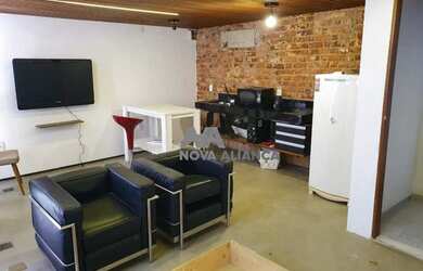 Imagem: A kitnet à venda possui 1 Dormitório, 1 Banheiro e 51m² de