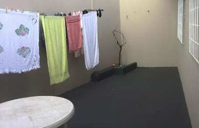 Imagem: A casa possui 3 Dormitórios, 3 Banheiros, 1 Vaga na garagem