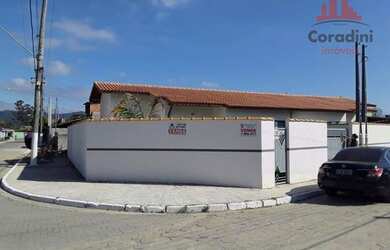 Imagem: A casa possui 2 Dormitórios, 2 Banheiros, 5 Vagas na garagem