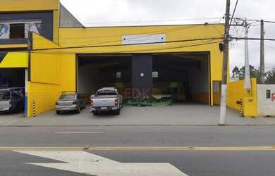 Imagem: O depósito possui 4 Vagas na garagem e 450m² de Área e está