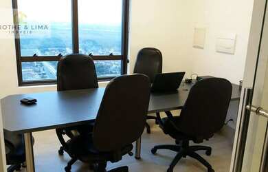 Imagem: O depósito possui 2 Vagas na garagem, 49m² de Área e está