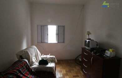 Imagem 12: Sobradão ao lado do metrô