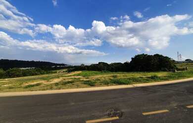 Imagem: O terreno possui 697m² de Área e está localizado em Jardim